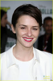 The Cast of 'Fallen' Make First Red Carpet Premiere Together For 'Million  Dollar Arm': Photo 672513