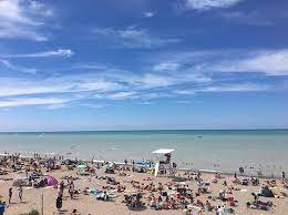 This Gorgeous Beach In Ontario Will Make You Feel Like You Re In Miami Beaches In Ontario Ontario Beaches Beach