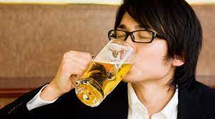 Alkohol Ab Funf Bier Wird Es Kritisch Bei Mehr Als 100 Gramm Alkohol Pro Woche Steigt Das Sterberisiko Scinexx De