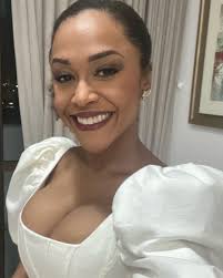 Obrigada pelas mensagens carinhosas que já inundaram minha manhã com  carinho ❤️. Feliz por compartilhar esse dia com tantos colegas que me  inspiram. #diadomédico