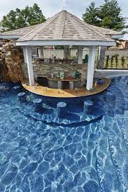 Cuisine Centrale Au Milieu D Une Grande Piscine Dream Pools Backyard Pool Cool Pools
