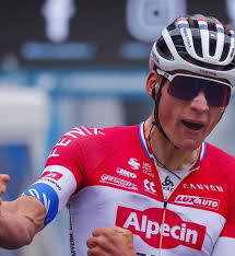 Geen makkelijke keuze, vertelt hij voor onze camera. 2021æœ€æ–° Oakley Cycling Eyewear Collection ã‚ªãƒ¼ã‚¯ãƒªãƒ¼ ã‚µãƒ³ã‚°ãƒ©ã‚¹ ã‚®ãƒ£ãƒ©ãƒªãƒ¼