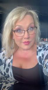 Hairstylist recommendations for high-quality color services