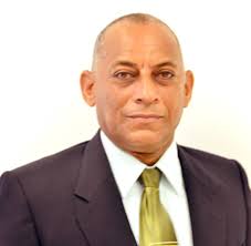 Mi papá dice "ser padre es duro, pero cuando los hijos son bueno es una  felicidad"