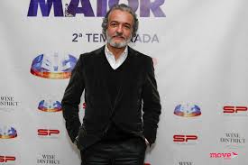 He has appeared in more than one hundred films since 1980. Ator Rogerio Samora Sofre Paragem Cardiorrespiratoria Movenoticias