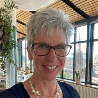 200+ "Dianne Thompson" profiles