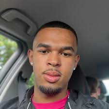 Can anyone recommend a decorator who's good at wallpapering?