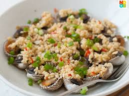 Please ensure that your cockles came from a reputable source/ clean environment as cockles from a polluted environment can. Steamed Cockles With Garlic Chilli Recipe
