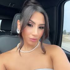 Hairstylist for engagement shoot in Detroit?