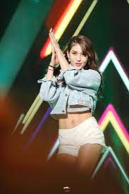 Jun 26, 2021 · telah berpengalaman sebagai member grup hingga solois, jeon somi membuat banyak orang kagum. Jyp S Jeon Somi Looks Absolutely Stunning In New Fantakes Celebrity Photos Videos Onehallyu