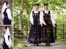Sol samler nyhetene fra hundrevis av aviser og andre kilder. 57 Norwegian Bunad Ideas Folk Costume Traditional Outfits Traditional Dresses