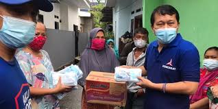 Mengisahkan arie yang berkahwin dengan fiza atas dasar cinta sehingga menyebabkan edi, rakan baik kedua mereka memendam rasa. Menanti Februari