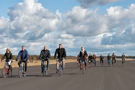 Park vliegbasis soesterberg的其中一個出入口在huis ter heide。 ta. Fietsverbinding Soest Soesterberg Gemeente Soest