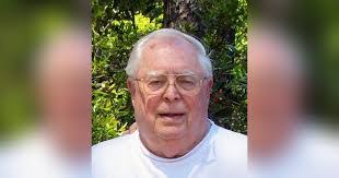 Alexander Grubbs's Instagram, Twitter & Facebook