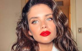 Born sara pinto sampaio on 21st july, 1991 in porto, portugal, she is famous for the highest paid, top sexiest models, victoria's secret model. Sara Sampaio Steckbrief Personliche Daten Fakten