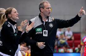 Doch es kam alles anders. Handball Frauen Bundestrainer Henk Groener Geld Wirft Eben Doch Tore Sportmeldungen Stuttgarter Zeitung