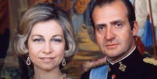 15 σεπτεμβρίου 1972) είναι βασίλισσα της ισπανίας και σύζυγος του βασιλιά φιλίππου στ΄, πρώην δημοσιογράφος και παρουσιάστρια δελτίου ειδήσεων. El Ispania H Tews Basilissa Sofia Den Akoloy8ei Ton Xoyan Karlos Sthn Aytoe3oria