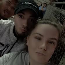 What wedding decorations are available in Findlay?