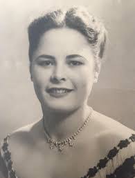 Ruth Kagan's Instagram, Twitter & Facebook