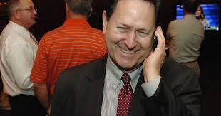 Lee Newcom, former county recorder, dies