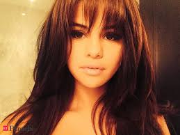 Selena gomez is a great source for hair inspiration because she's constantly changing her selena gomez shows off her new shaved haircut in nuremberg, germany 4/23/2018 instagram. Selena Gomez Debuts New Hairstyle Gets Bangs The Economic Times