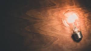 Ilustrasi lampu pijar kuning, bola lampu pijar ikon komputer simbol, inovasi, tangan, lampu png. Siapa Pencipta Lampu Bohlam Listrik Sebenarnya