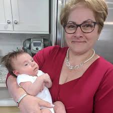 Hey, is there anyone in the group who is from Forio and lives in USA?