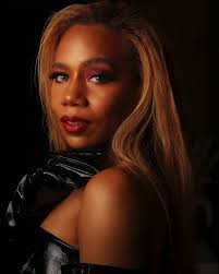 Looking for my glam squad! 💄 I'm searching for an incredibly talented  makeup artist based in Atlanta to help me prepare for an upcoming cover  shoot. Are you an expert at bringing