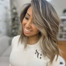 Ashley Fix's Instagram, Twitter & Facebook