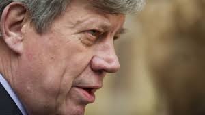 Opstelten blijft achter topambtenaar Demmink staan