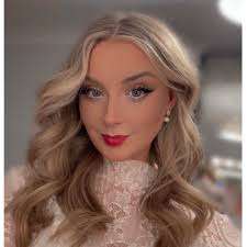 Hi! I'm looking for a children's entertainer who specializes in dancing and  singing for birthday parties. My daughter is turning 3, and I'd love to  make her day extra special with some