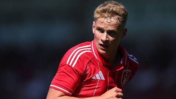 Nottingham Forest news: Zach Abbott signs new contract - BBC Sport