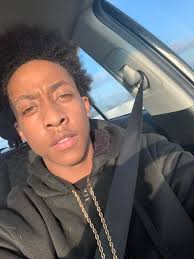 Good morning everyone! I am a very basic level, 1, and looking for someone  to practice with. I'm located by the galleria, anyone keen?