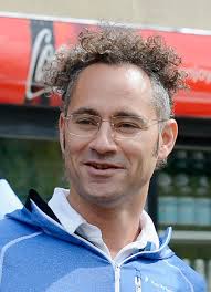 Palantir has 2,398 employees across 19 locations and $1.09 b in annual revenue in fy 2020. The Life And Career Of Palantir S Billionaire Ceo Alex Karp