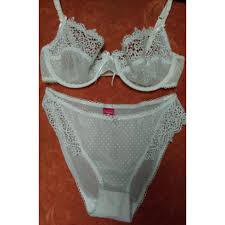 Avec françoise saget, spécialiste du linge de maison, cultivez la joie intérieure ! Lingerie Set Francoise Saget 90 White New Sold By Angie 47 3472266