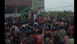 Maybe you would like to learn more about one of these? Akhiri Semester Ganjil Smp Negeri 4 Batu Di Desa Tulungrejo Gelar Classmeeting Times Indonesia