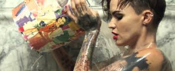 Piper may have thought that she got rid of ruby rose's character, however (spoilers for orange is the new black season 4) stella appeared on orange is the new black season 4. Orange Is The New Black Ruby Rose Kommt Nach Litchfield Australisches Multitalent Portratiert Neue Insassin Tv Wunschliste