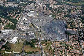 Où utiliser ma carte ? Bordeaux Photo Aerienne La France Vue Du Ciel Un Carrefour Peut En Cacher Un Autre Et Un Autre Et Un Autre