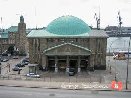 Das ziel der maßnahmen ist eine entzerrung der besucherströme, um einen bestmöglichen infektionsschutz zu gewährleisten. St Pauli Elbtunnel Oder Alter Elbtunnel Hamburger Sammelsurium