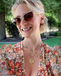 January jones has been the subject of multiple homewrecking allegations. Gibt Es Etwas In Meinen Zahnen January Jones Aktien Lustiges Selfie Mit Einem Mund Voller Smoothie Aktuelle Boulevard Nachrichten Und Fotogalerien Zu Stars Sternchen