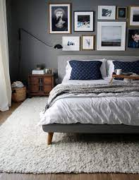 wil je een vloerkleed in je slaapkamer ga dan voor een groot en wollig exemplaar onder je bed slaapkamerideeen interieur slaapkamer vloerkleed in slaapkamer