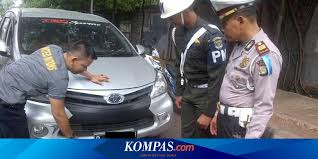 Foto gambar pak polisi yang ganteng dan polisi wanita yang. 7 Variasi Pelat Nomor Yang Diincar Polisi