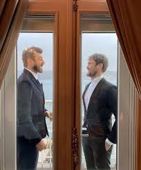 İynemli has won numerous accolades for his acting since the beginning of his career. 312 7k Aprecieri 2 803 Comentarii Aras Bulut Iynemli Iynemliarasbulut Pe Instagram Mutluluklar Neocu Cute Couple Videos Best Actor Turkish Actors