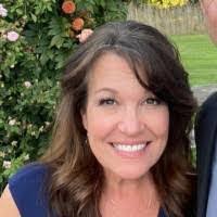 Karen Goll's Instagram, Twitter & Facebook