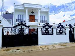 Hasil gambar untuk pintu gerbang rumah tertutup desain eksterior. Gambar Pintu Gerbang