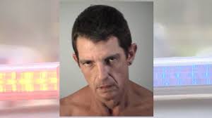 An officer recognized him and 'belongings of his that he had seen at prior  encounters'