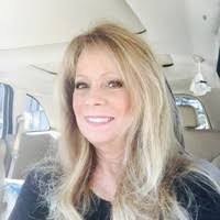 Leslie Sills's Instagram, Twitter & Facebook