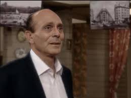 أهم صفة تميّز الإنسان هي " الرحمة " فالقلب الذي يخلو من الرحمة والتراحم  يفسد !