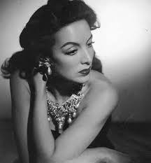 Cuando hice cine las mujeres eran tratadas como esclavas; yo le demostré lo  contrario y mira como están: ¡Las liberé!” María Félix Manteniendo la llama  viva.®️ Preservando el legado.®️