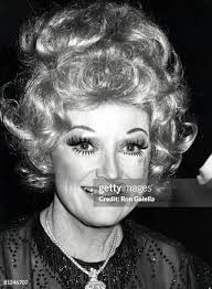 100 fotos e imágenes de alta resolución de Phyllis Hayes